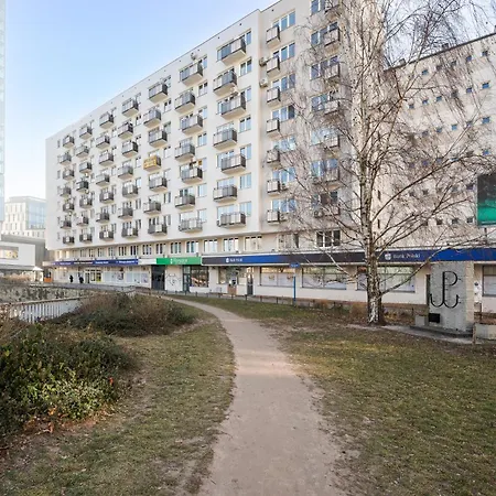 Zlota Standard By Bookinghost * وارسو